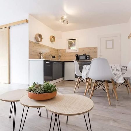 Le Studio Du Pressoir Gisay Εξωτερικό φωτογραφία
