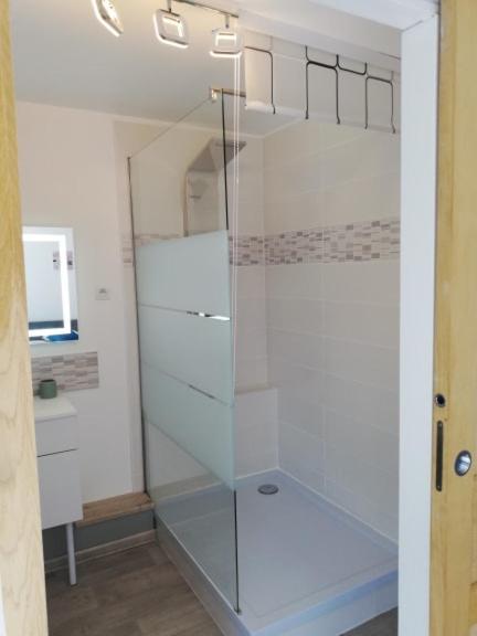 Le Studio Du Pressoir Gisay Εξωτερικό φωτογραφία