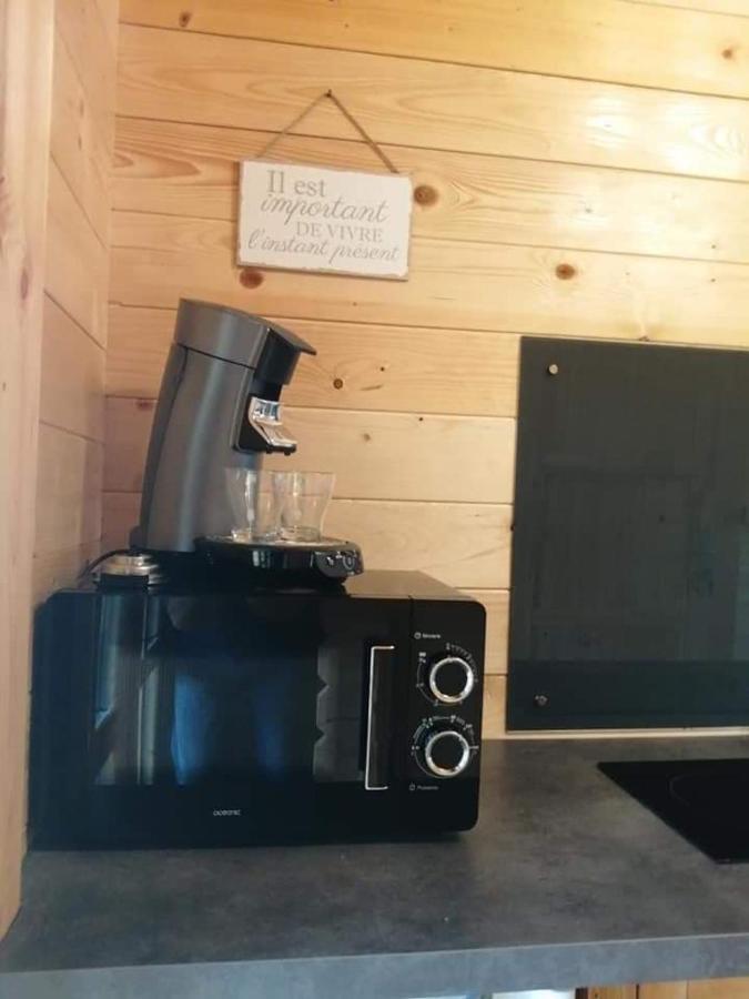 Le Studio Du Pressoir Gisay Εξωτερικό φωτογραφία