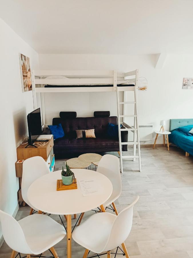 Le Studio Du Pressoir Gisay Εξωτερικό φωτογραφία