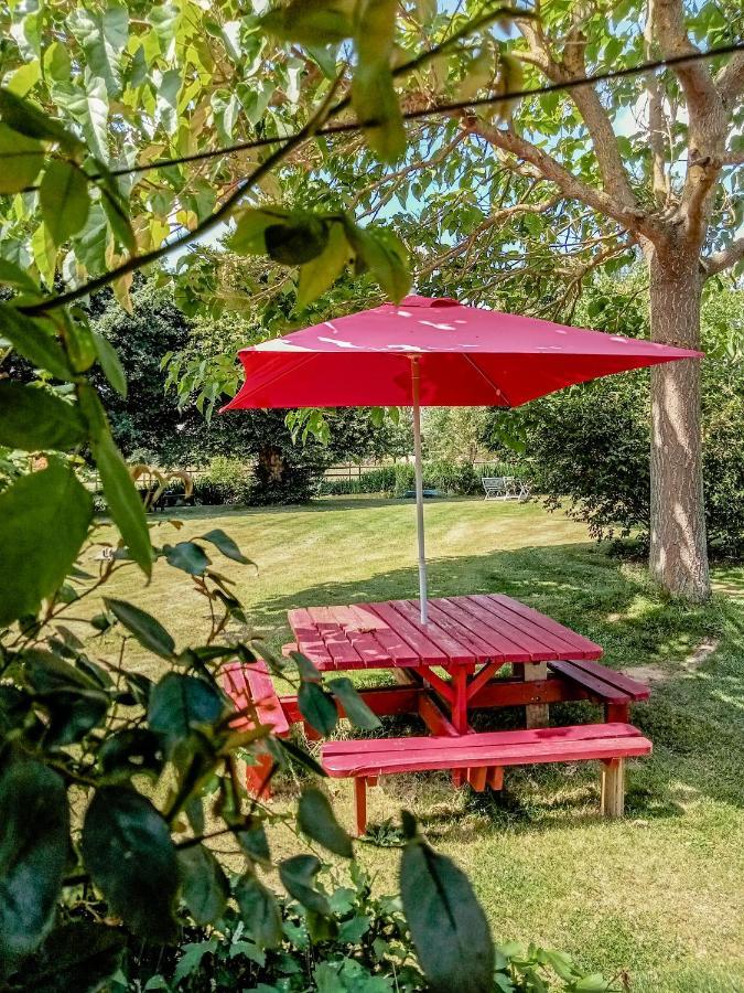 Le Studio Du Pressoir Gisay Εξωτερικό φωτογραφία