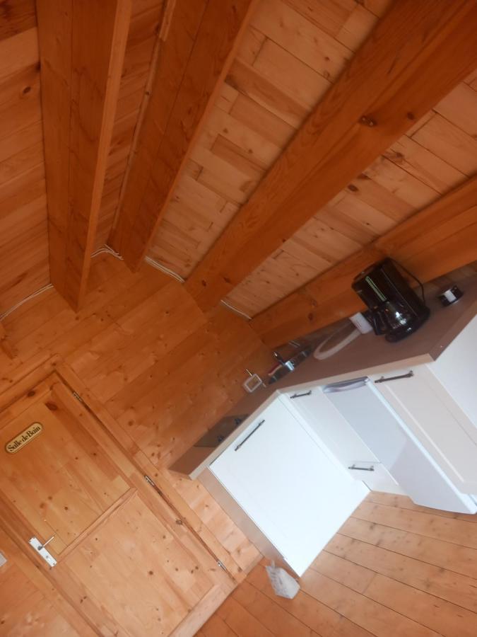 Le Studio Du Pressoir Gisay Εξωτερικό φωτογραφία