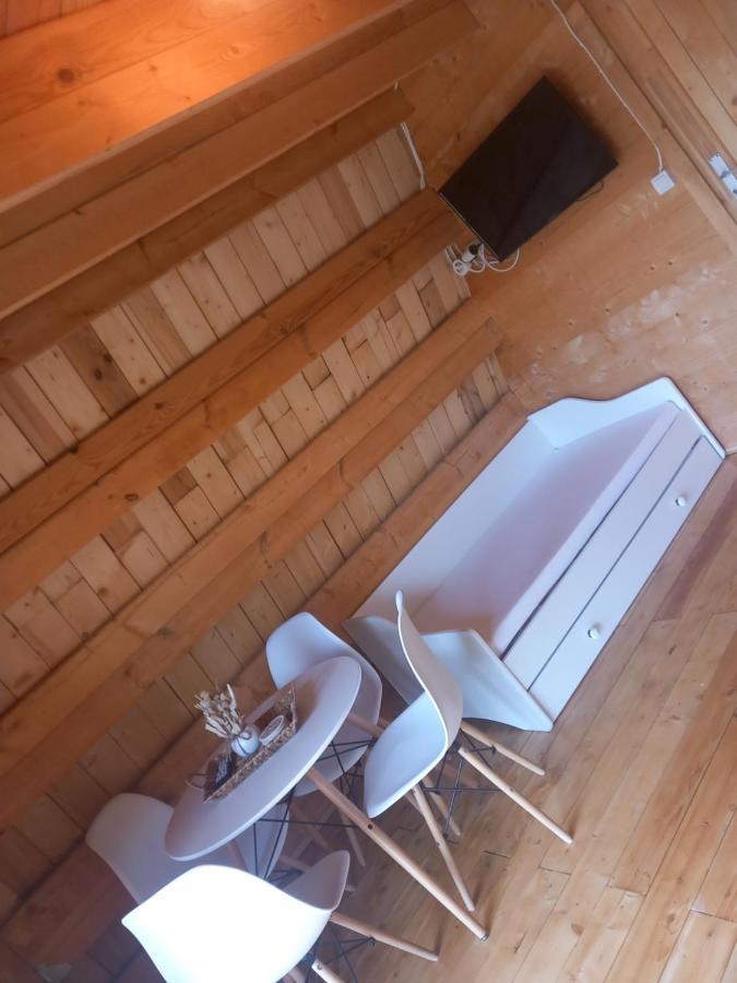 Le Studio Du Pressoir Gisay Εξωτερικό φωτογραφία